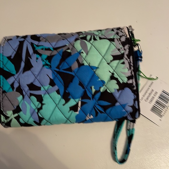Vera Bradley your turn smartphone wristlet - Picture 2 of 3
